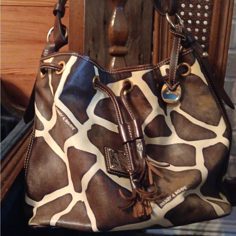 Dooney & Bourke Brown & Cream Giraffe-Print Drawstring Shoulder Bag